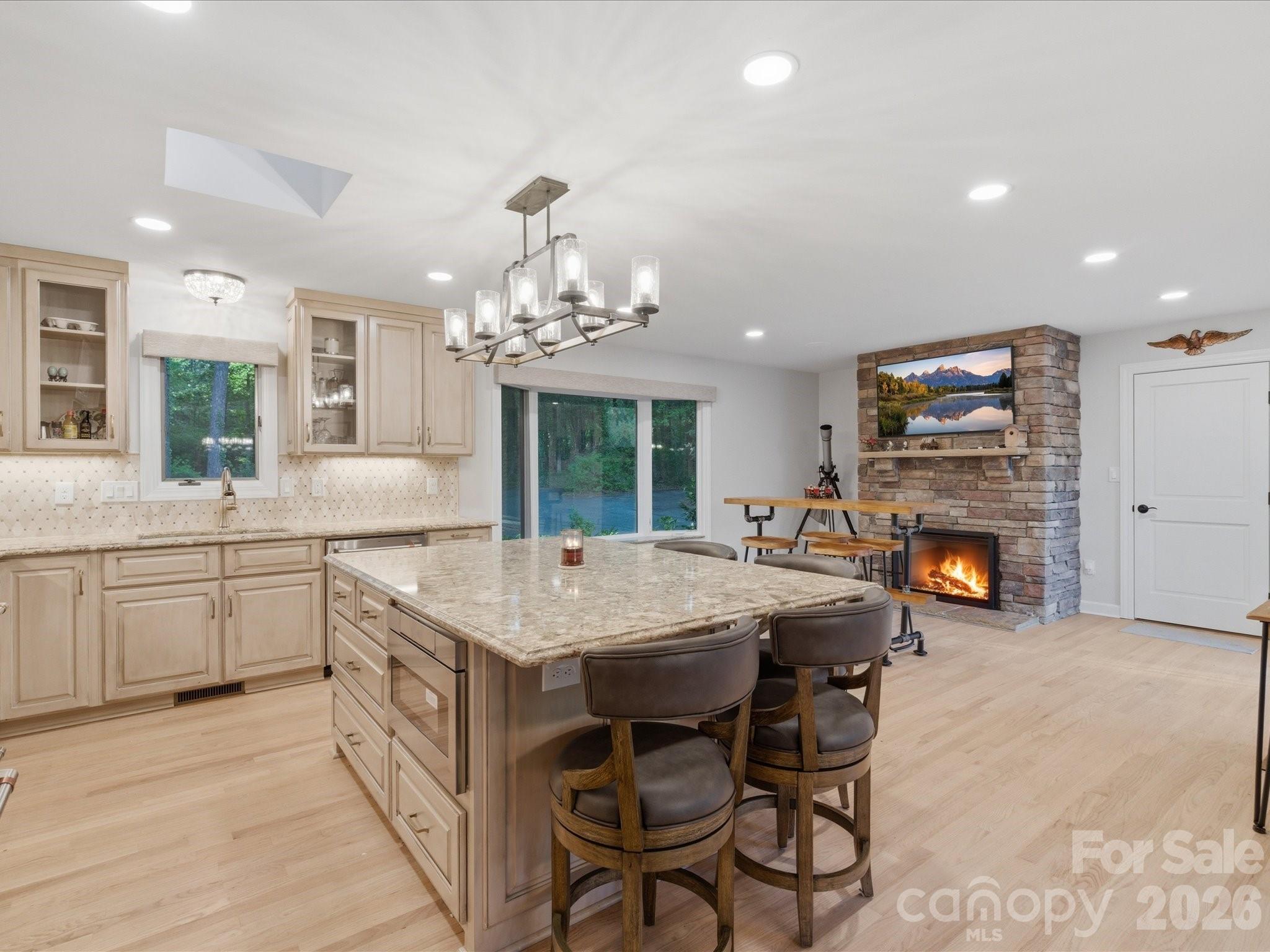 115 Forest Cliff Court NE