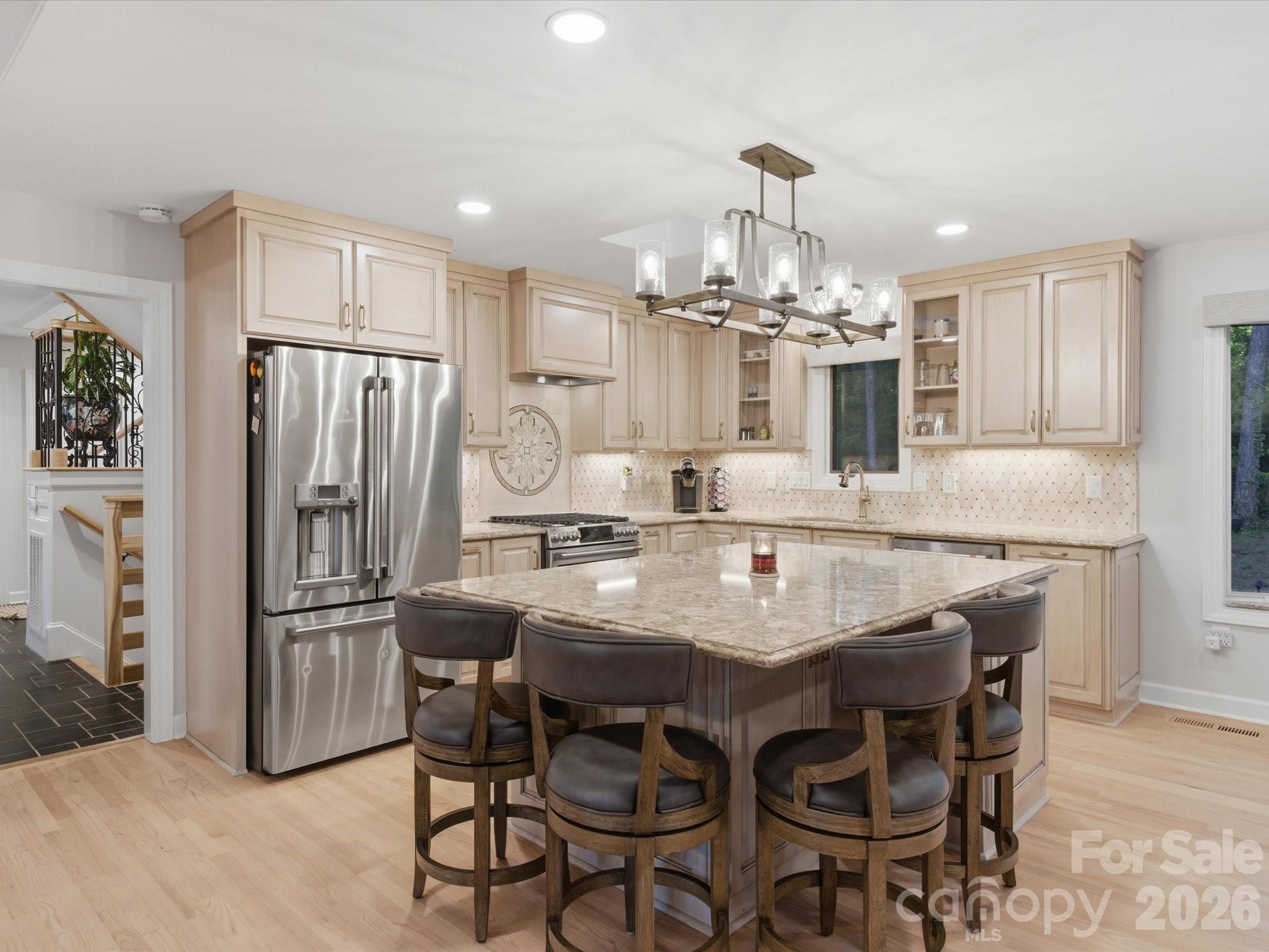 115 Forest Cliff Court NE