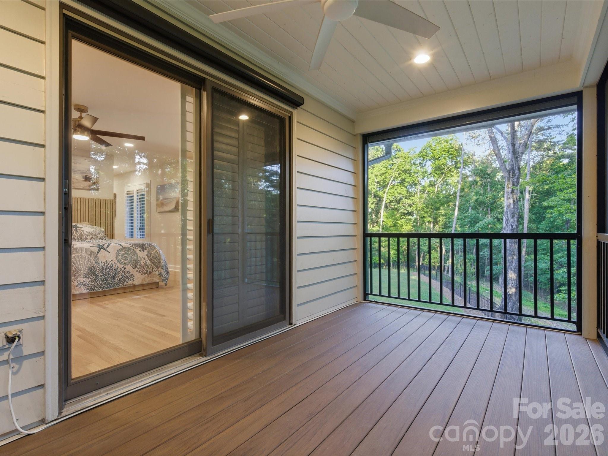 115 Forest Cliff Court NE