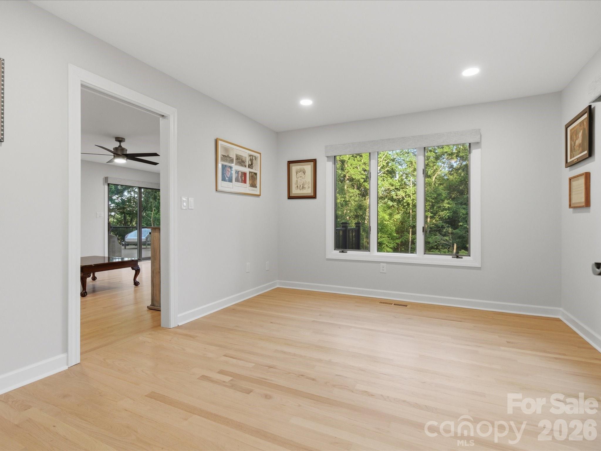 115 Forest Cliff Court NE