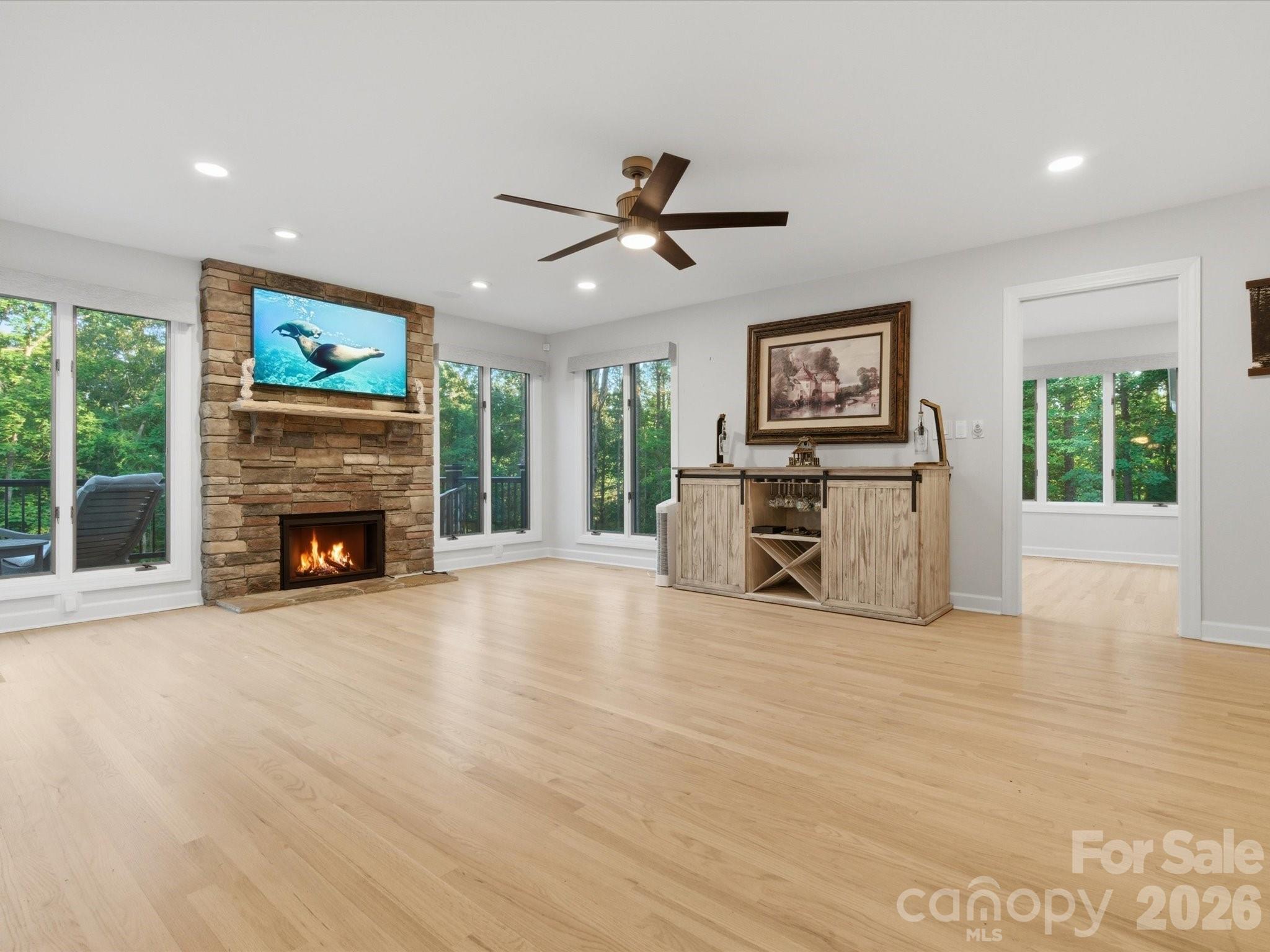 115 Forest Cliff Court NE