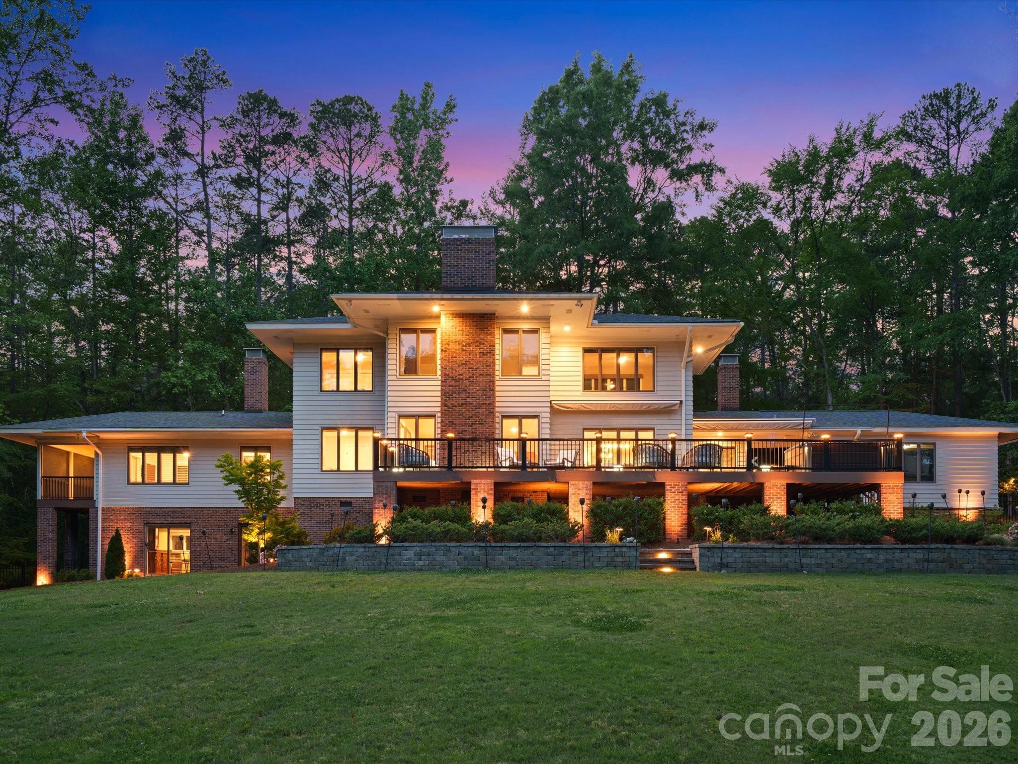 115 Forest Cliff Court NE