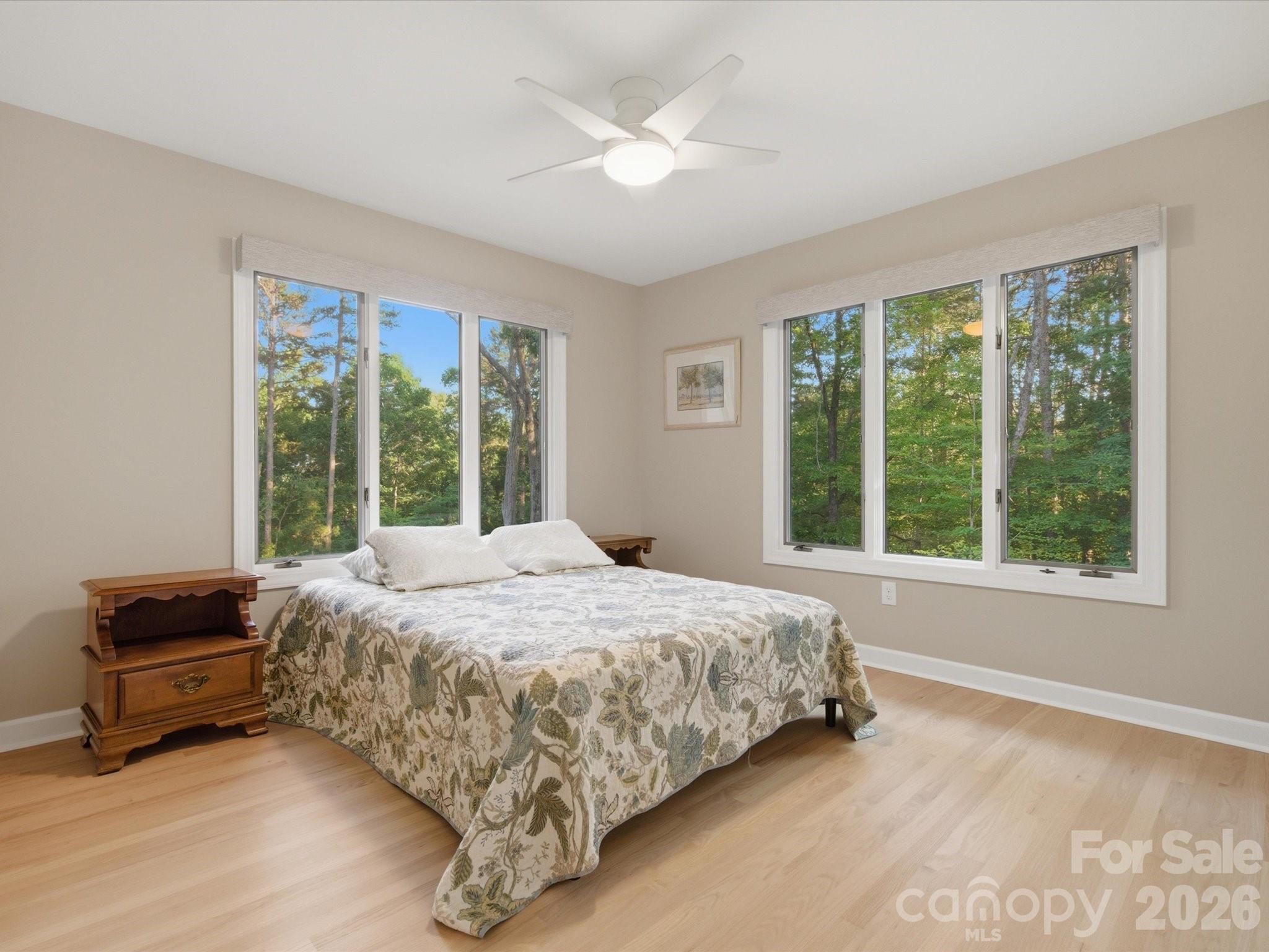 115 Forest Cliff Court NE