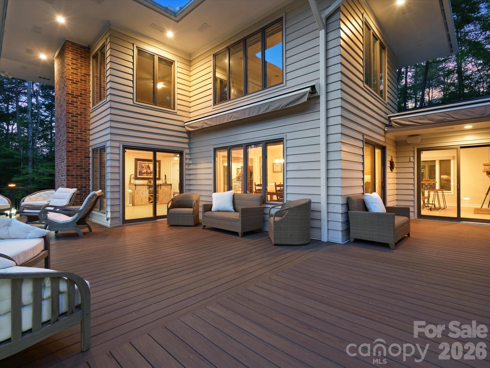 115 Forest Cliff Court NE