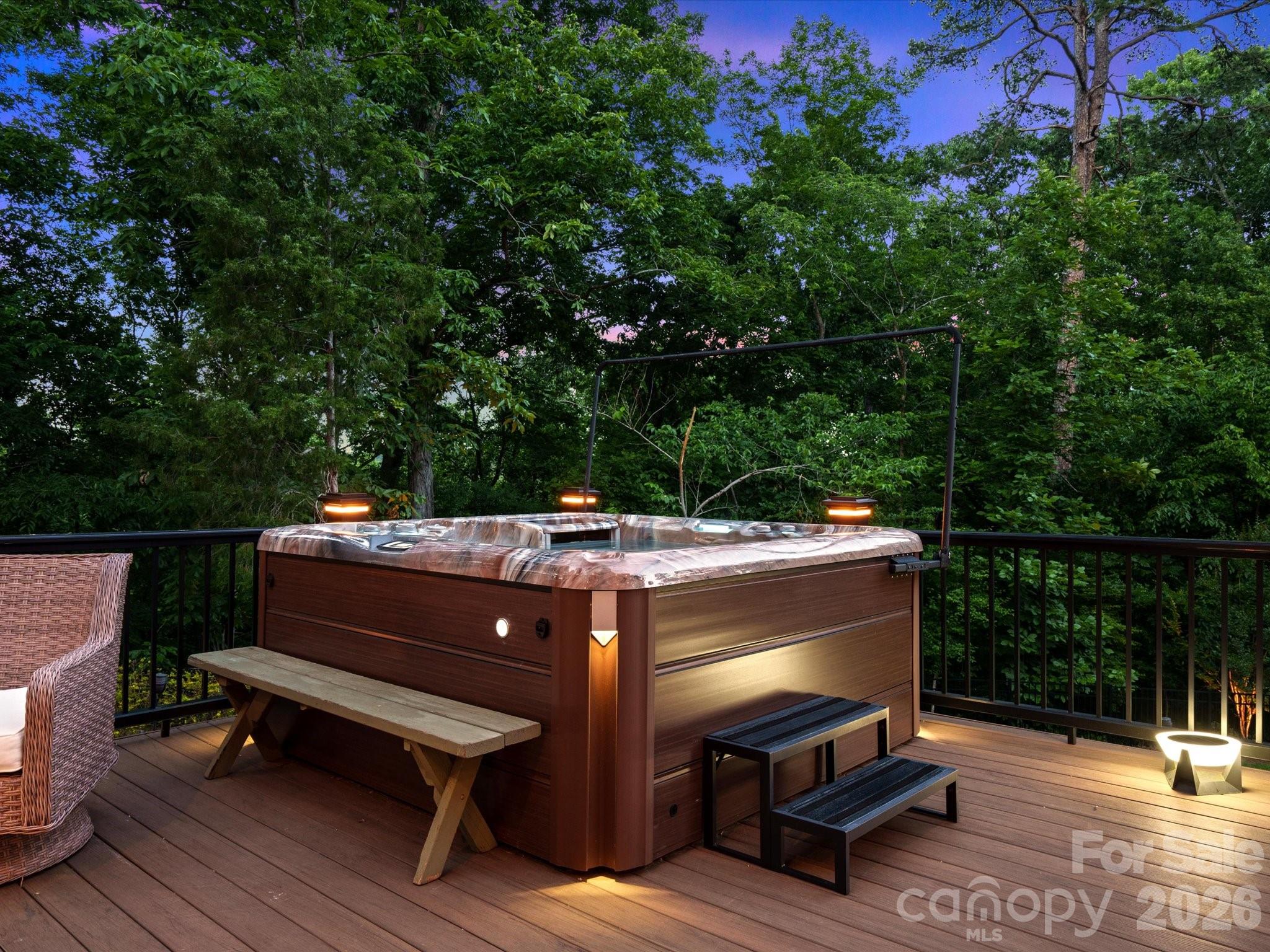 115 Forest Cliff Court NE