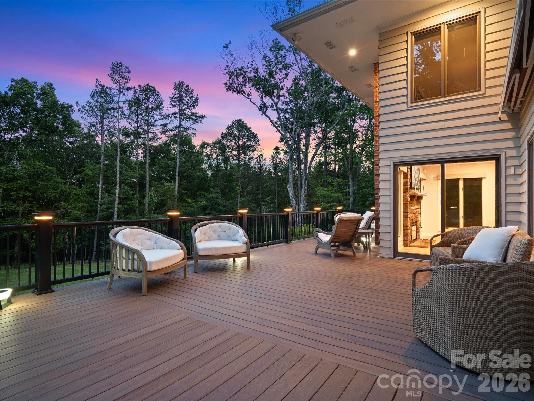 115 Forest Cliff Court NE