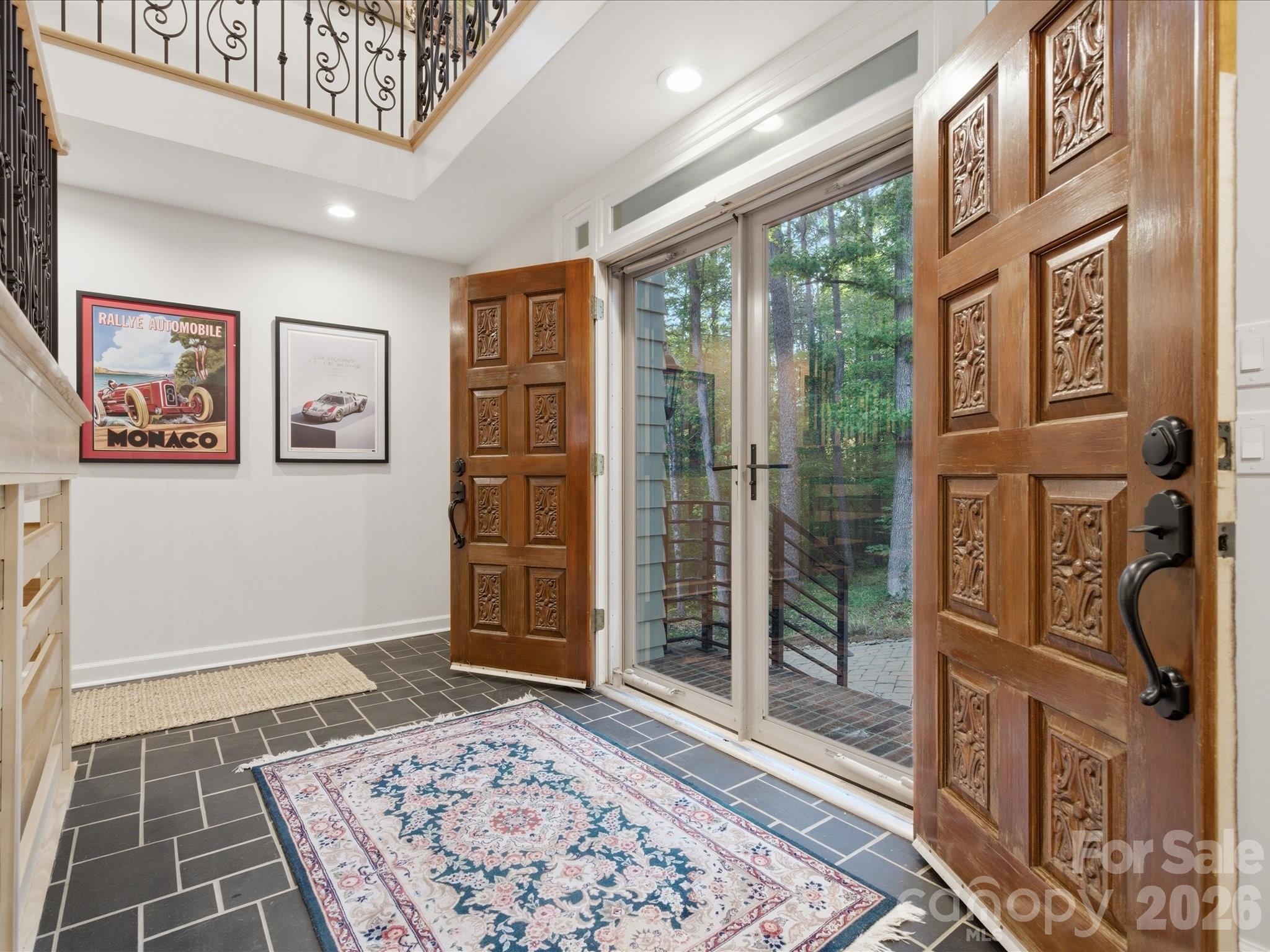 115 Forest Cliff Court NE