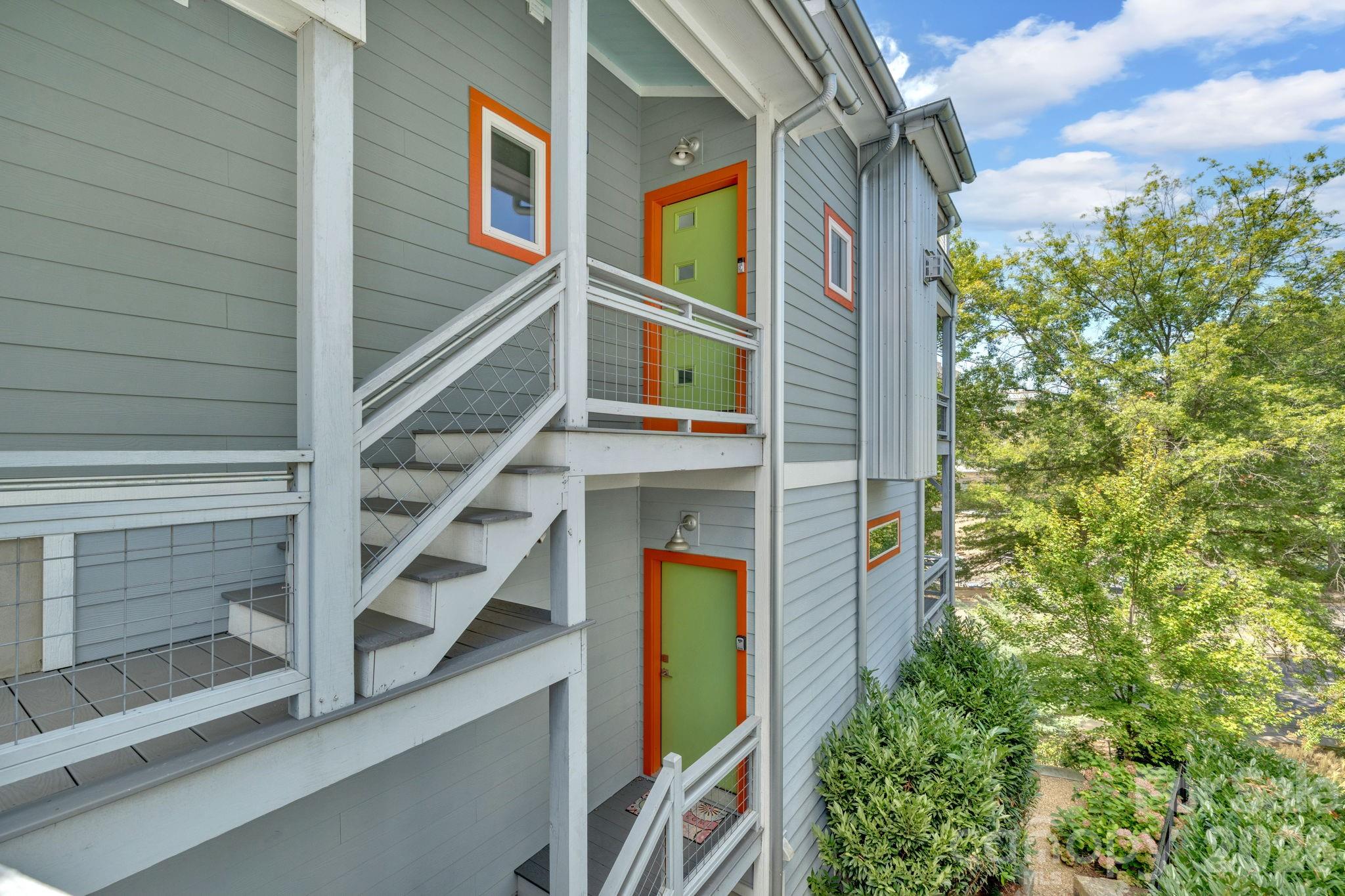 8 Birdhouse Row