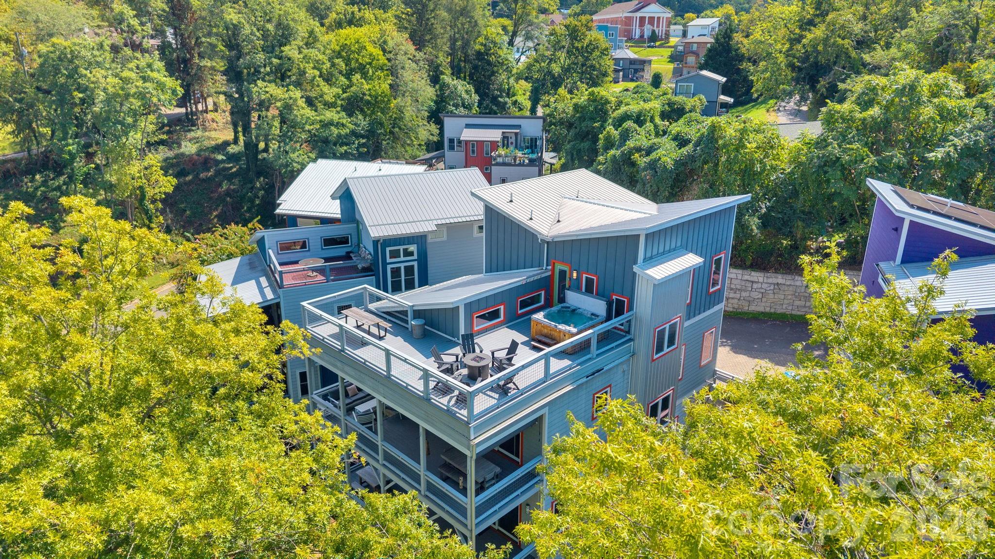 8 Birdhouse Row