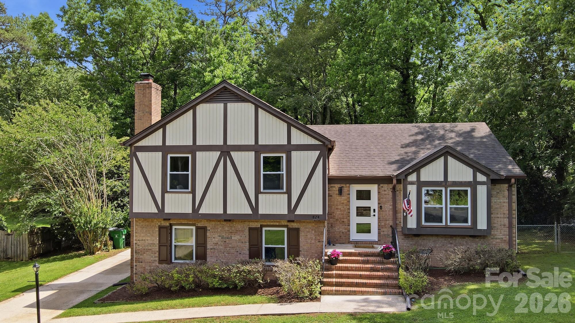 824 Riverwood Road
