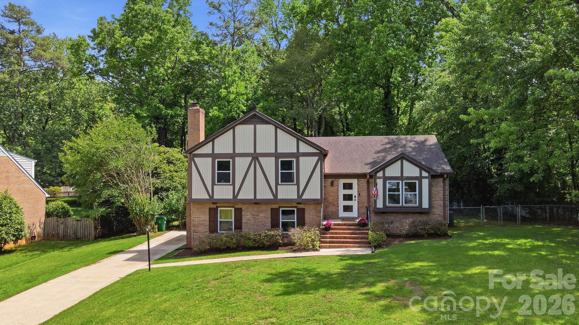 824 Riverwood Road