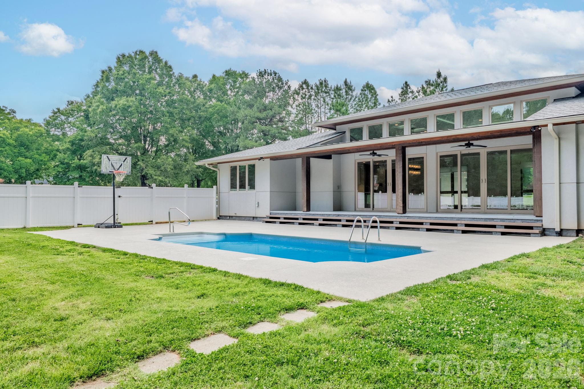439 Cottonfield Circle