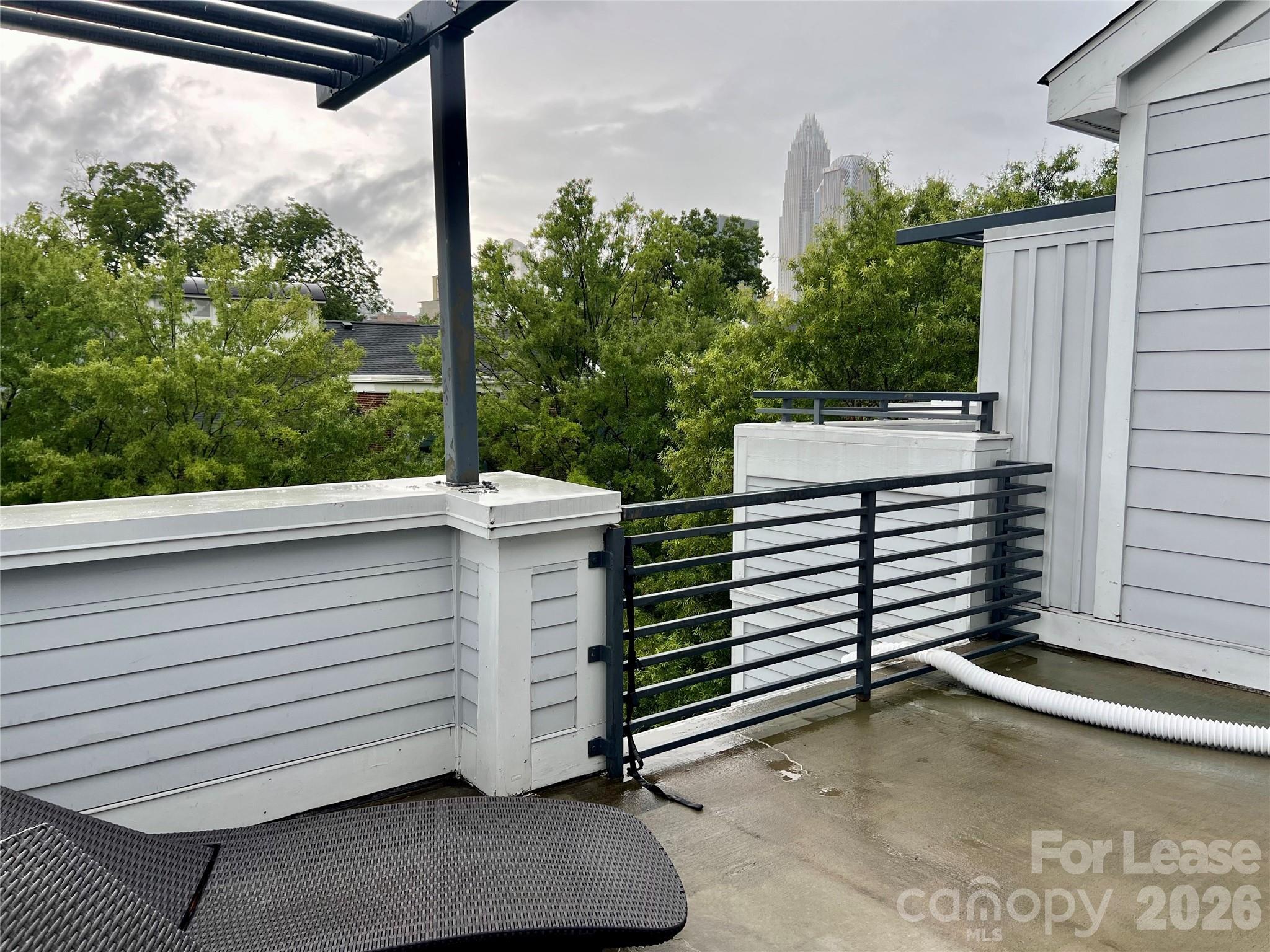 663 E 10th Street