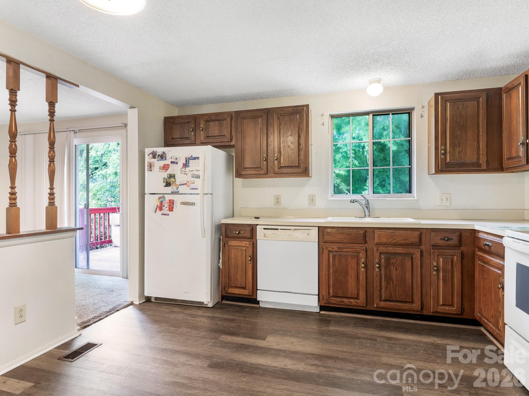 6534 Rollingridge Drive