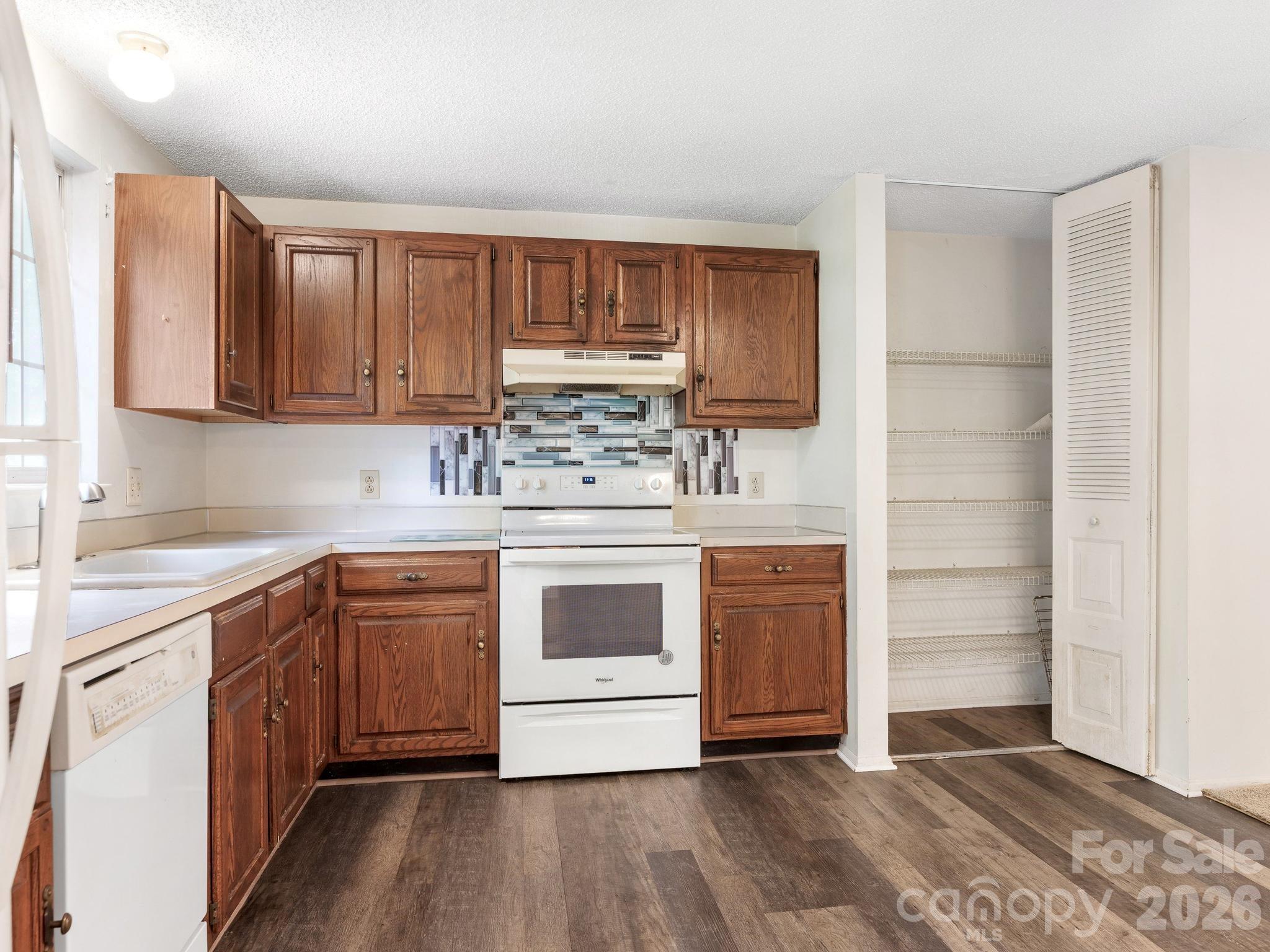 6534 Rollingridge Drive