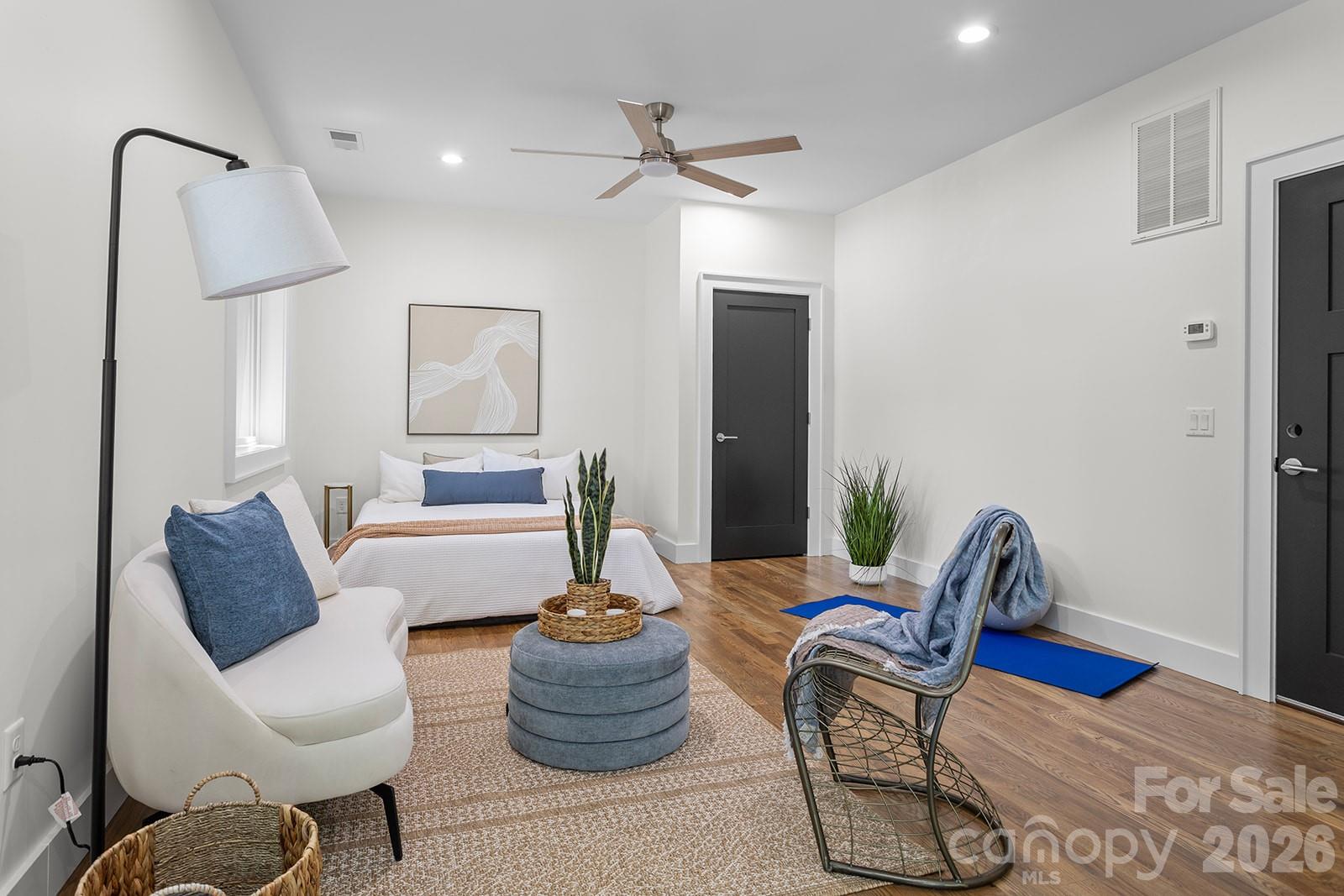 121 Laurel Loop