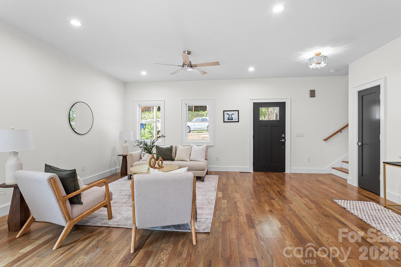 121 Laurel Loop