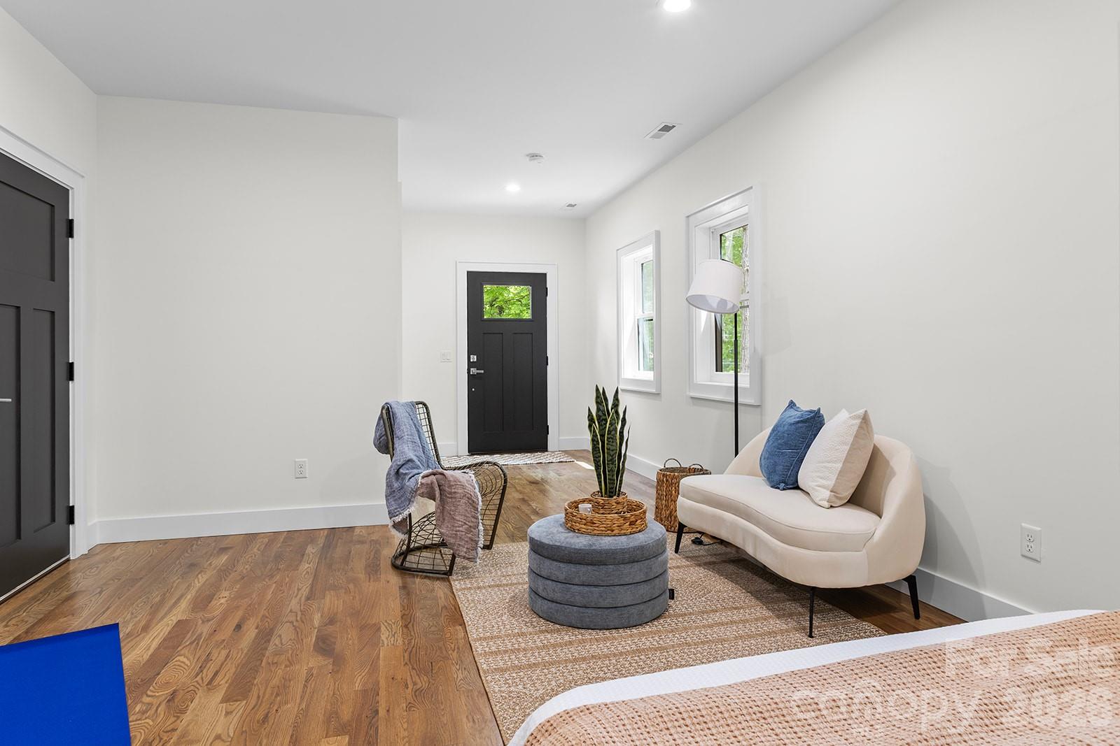 121 Laurel Loop