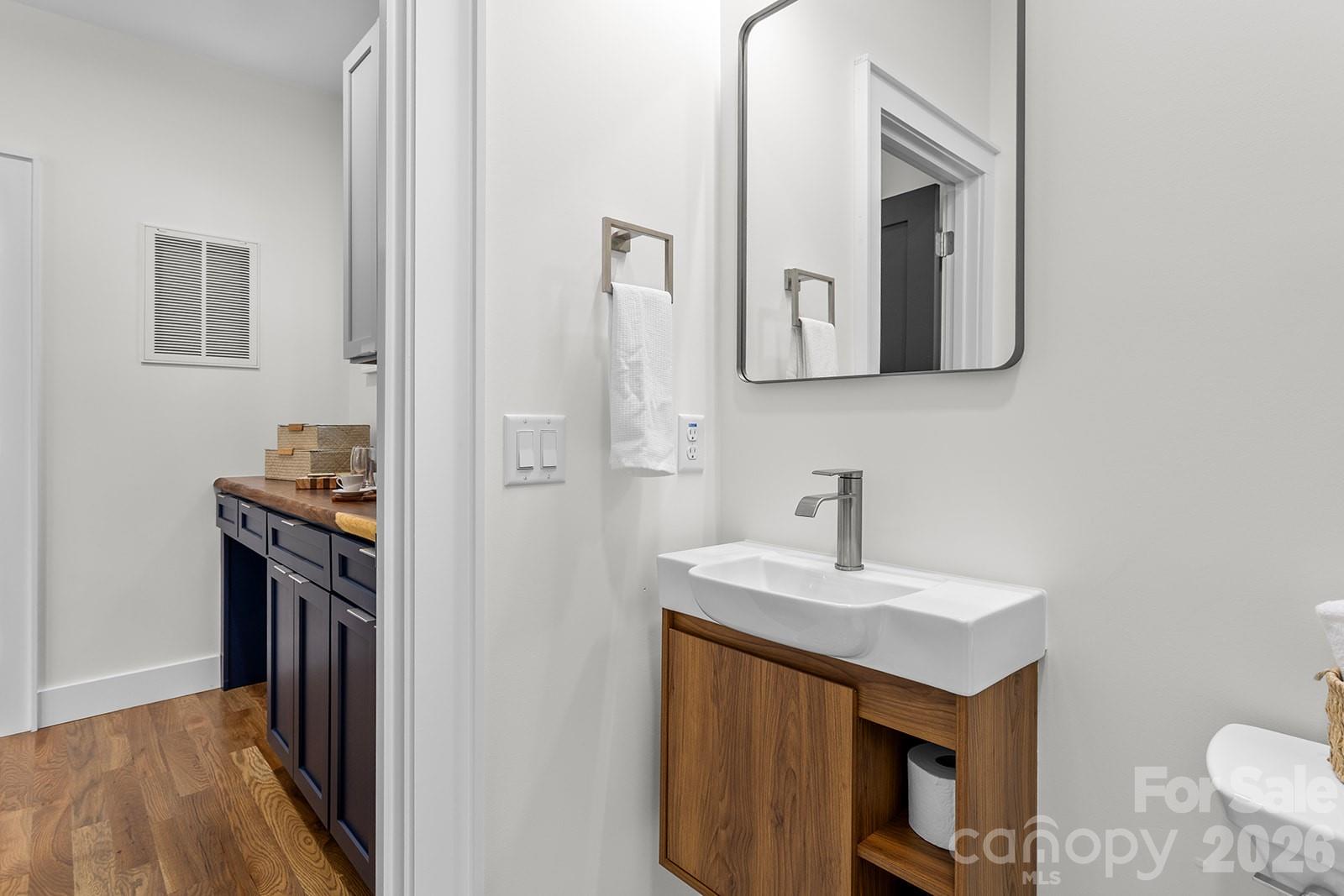 121 Laurel Loop
