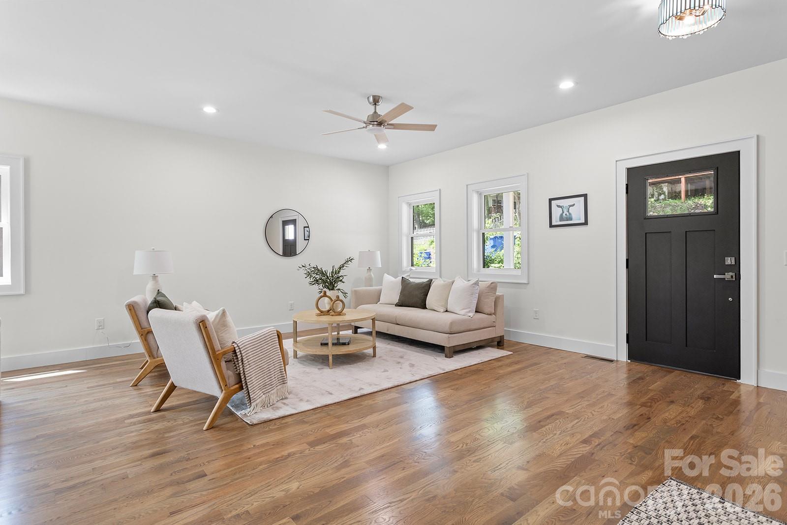 121 Laurel Loop