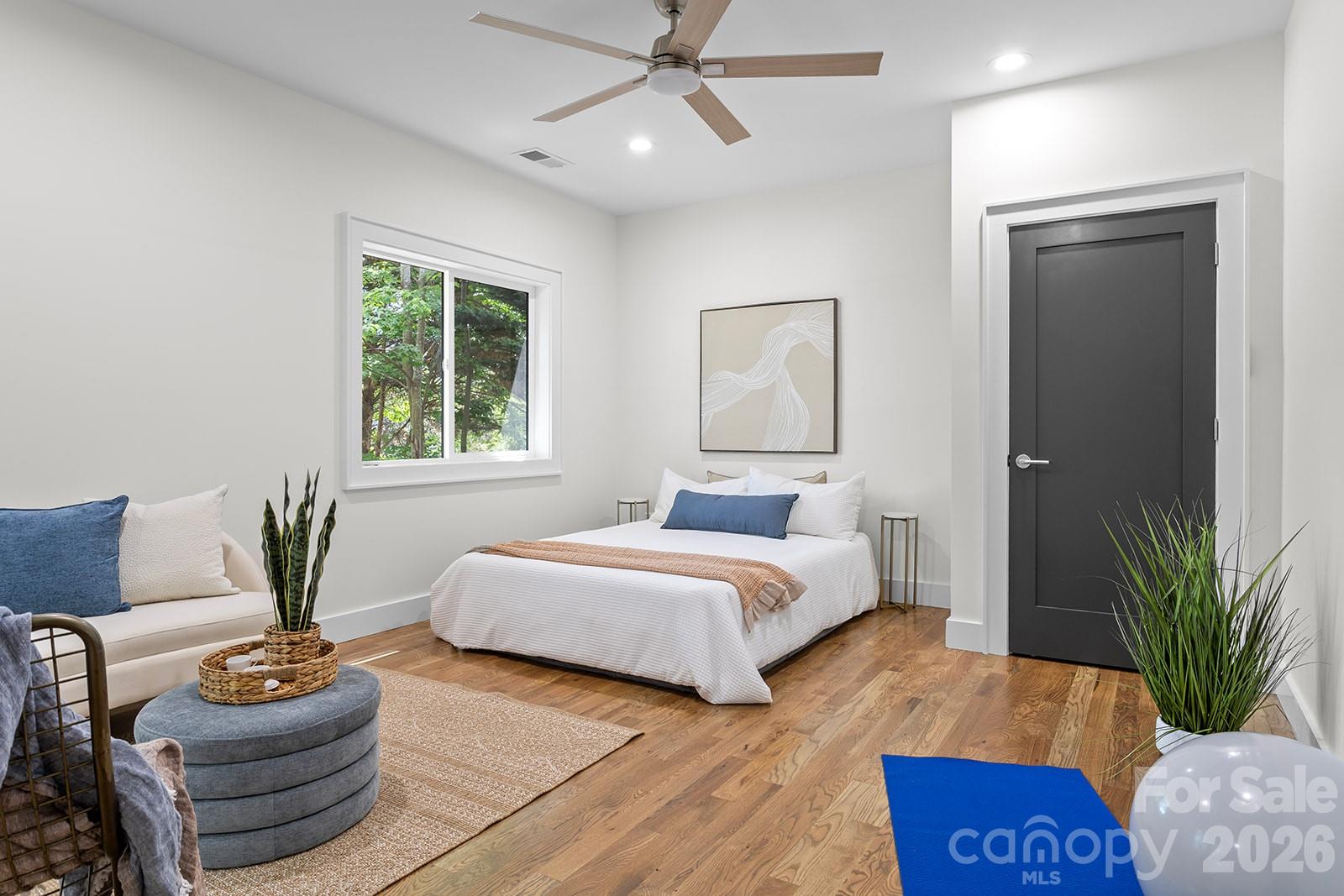 121 Laurel Loop