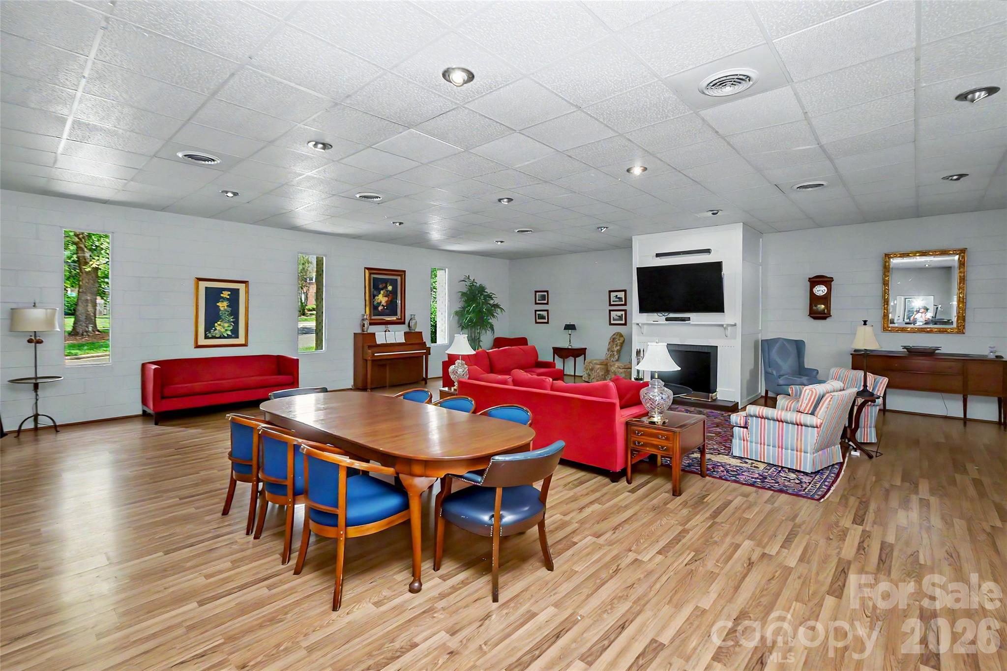8333 Knights Bridge Road
