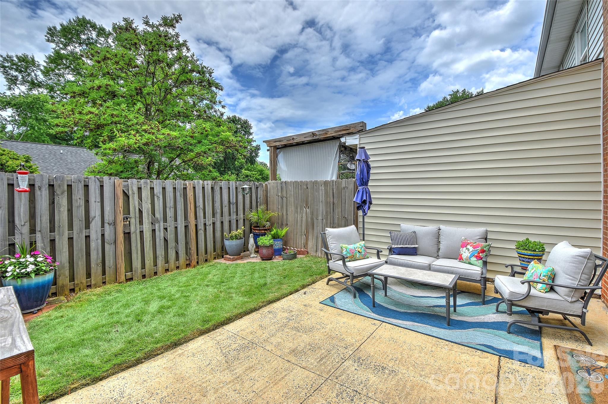8333 Knights Bridge Road