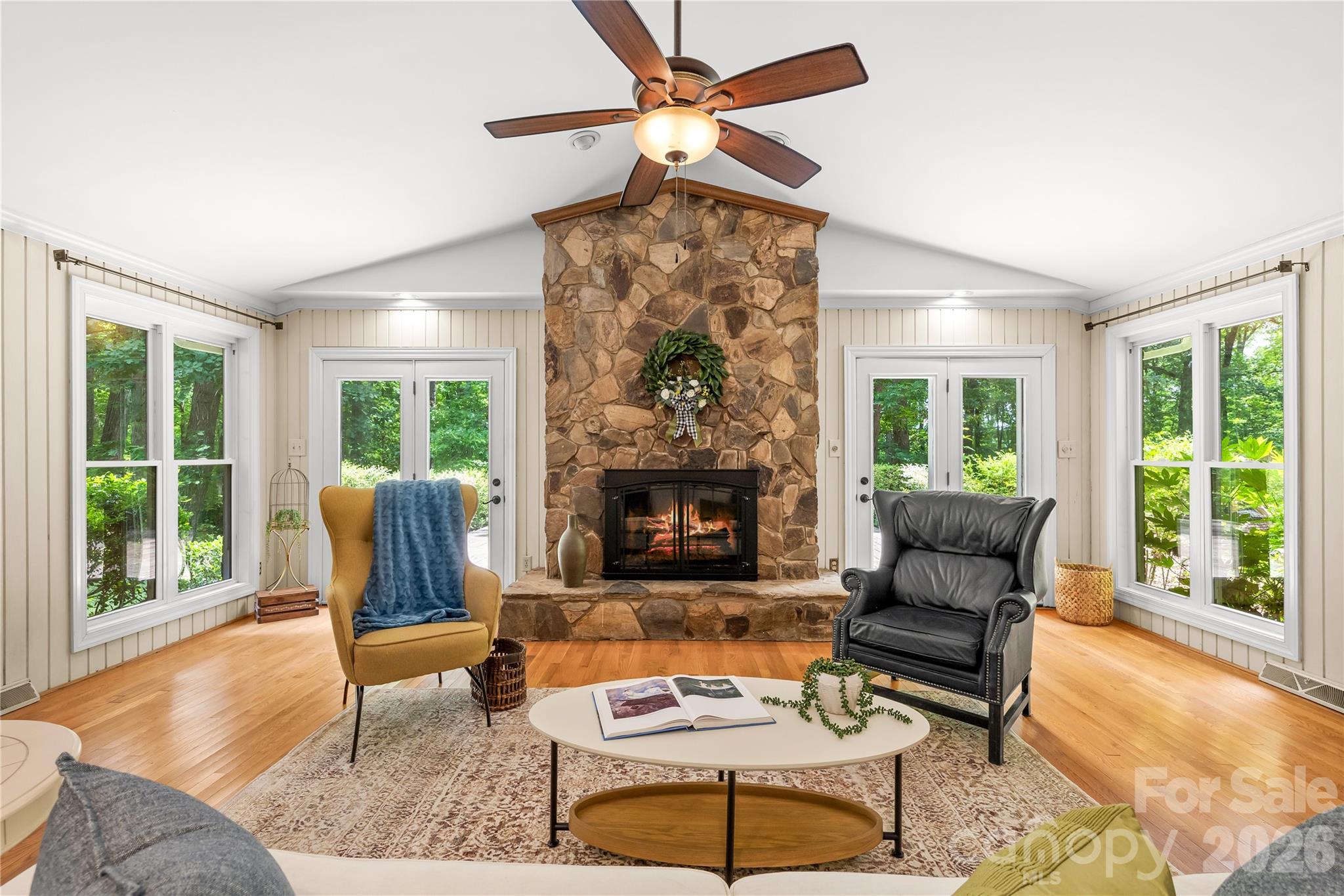 2038 Skyway Drive