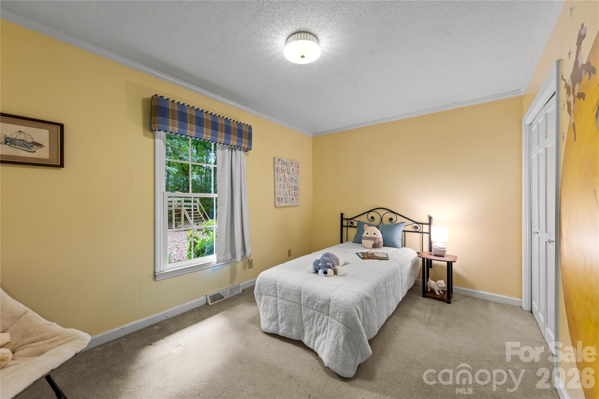 2038 Skyway Drive