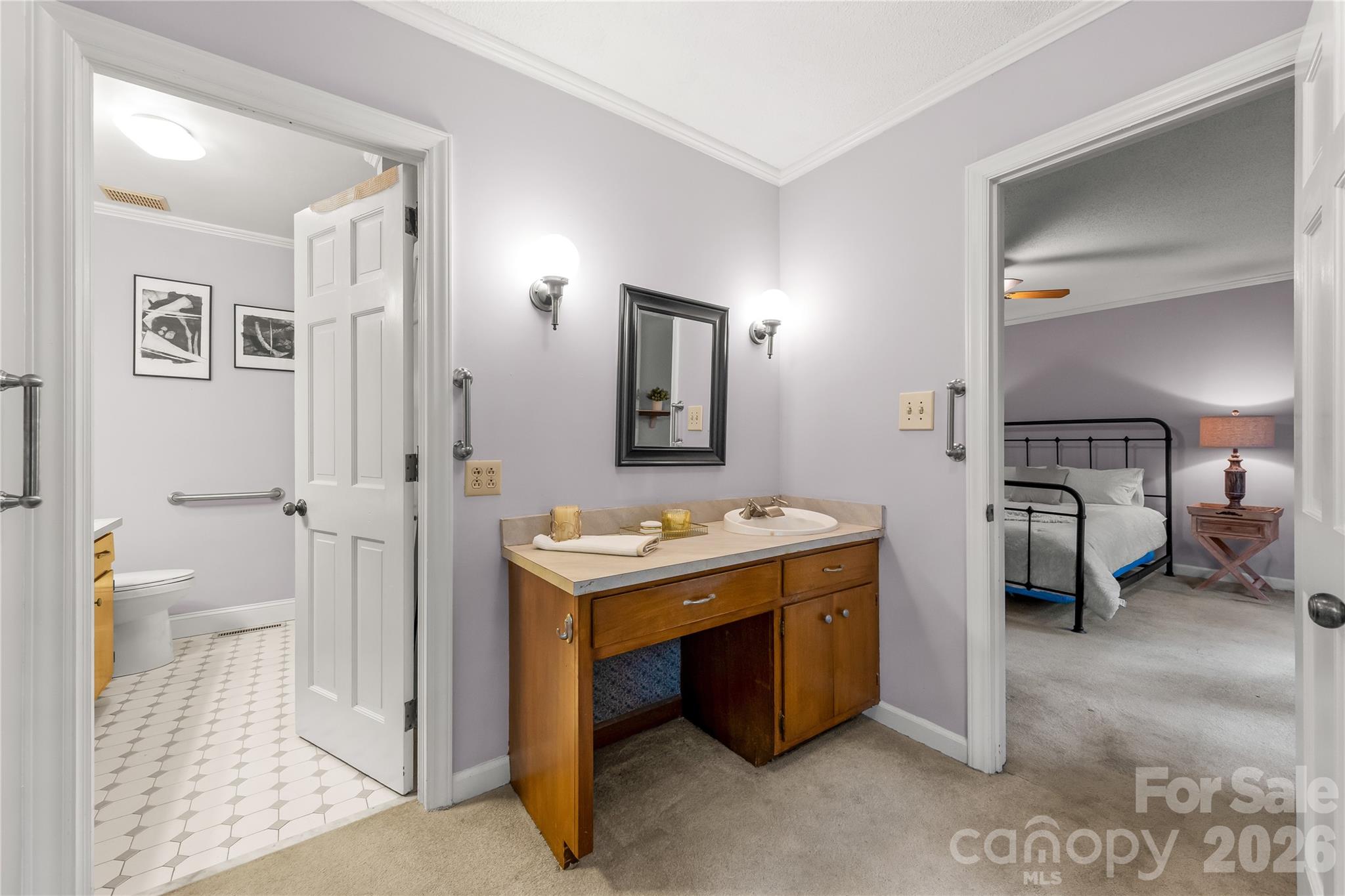 2038 Skyway Drive