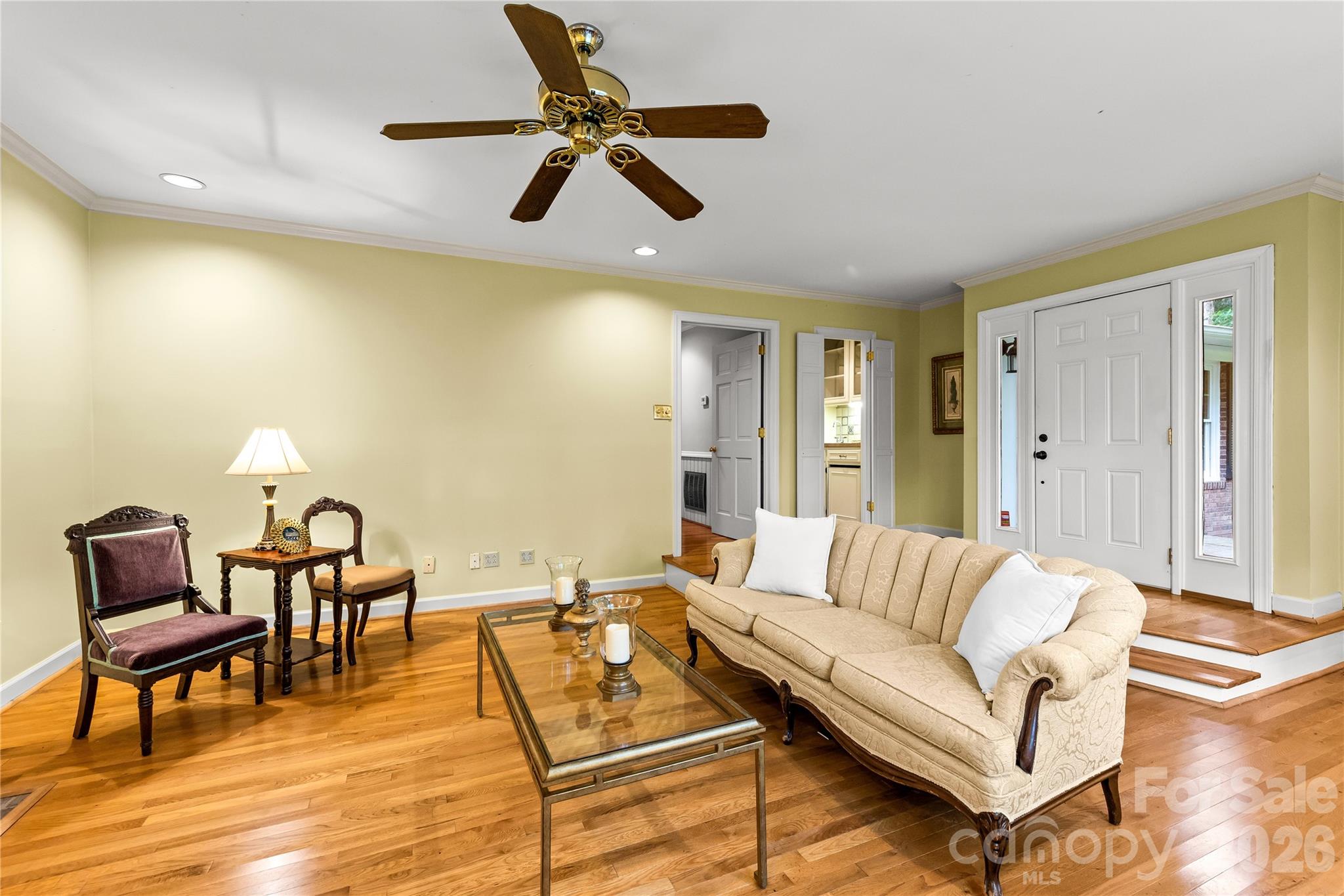 2038 Skyway Drive