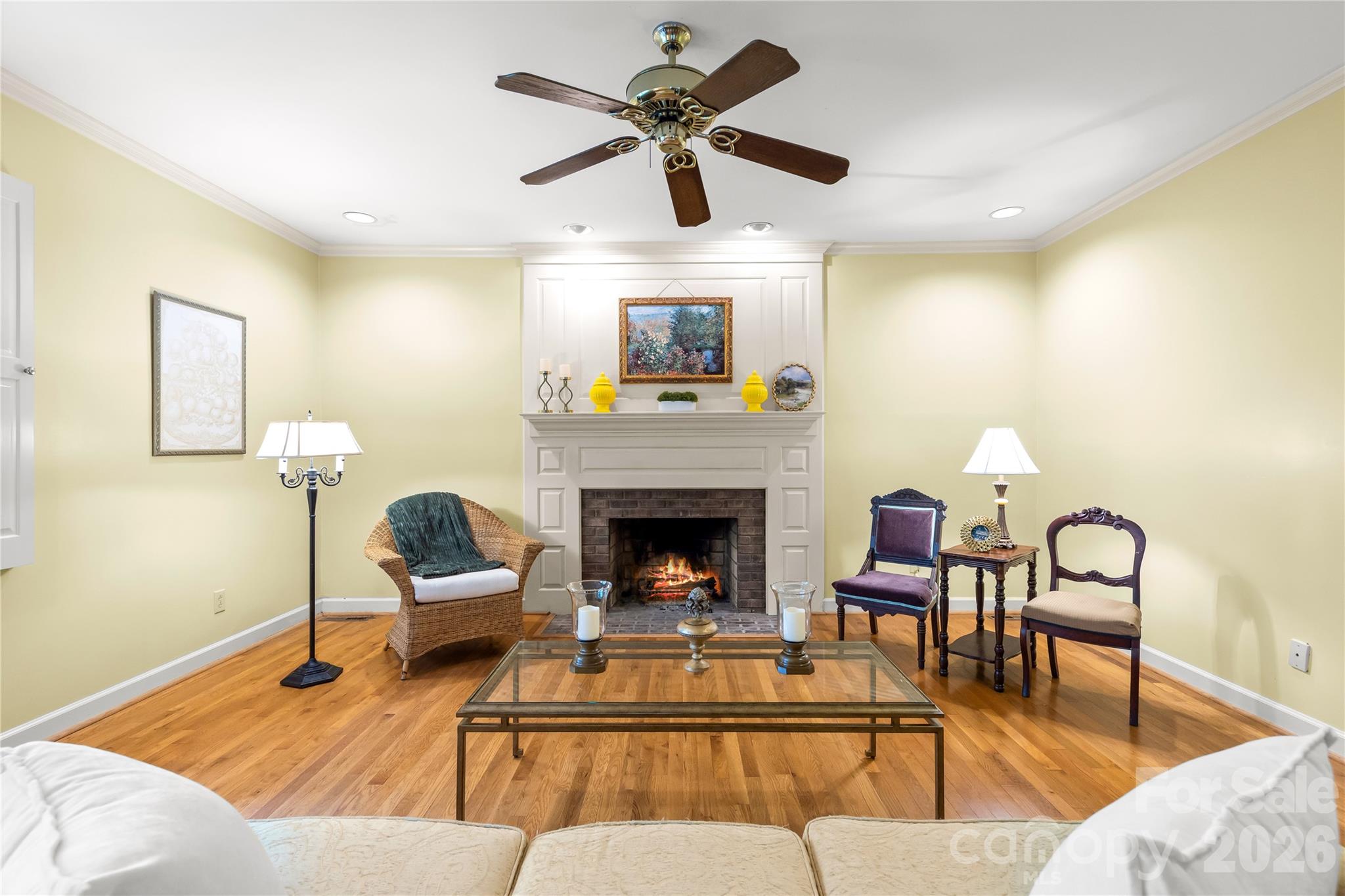 2038 Skyway Drive