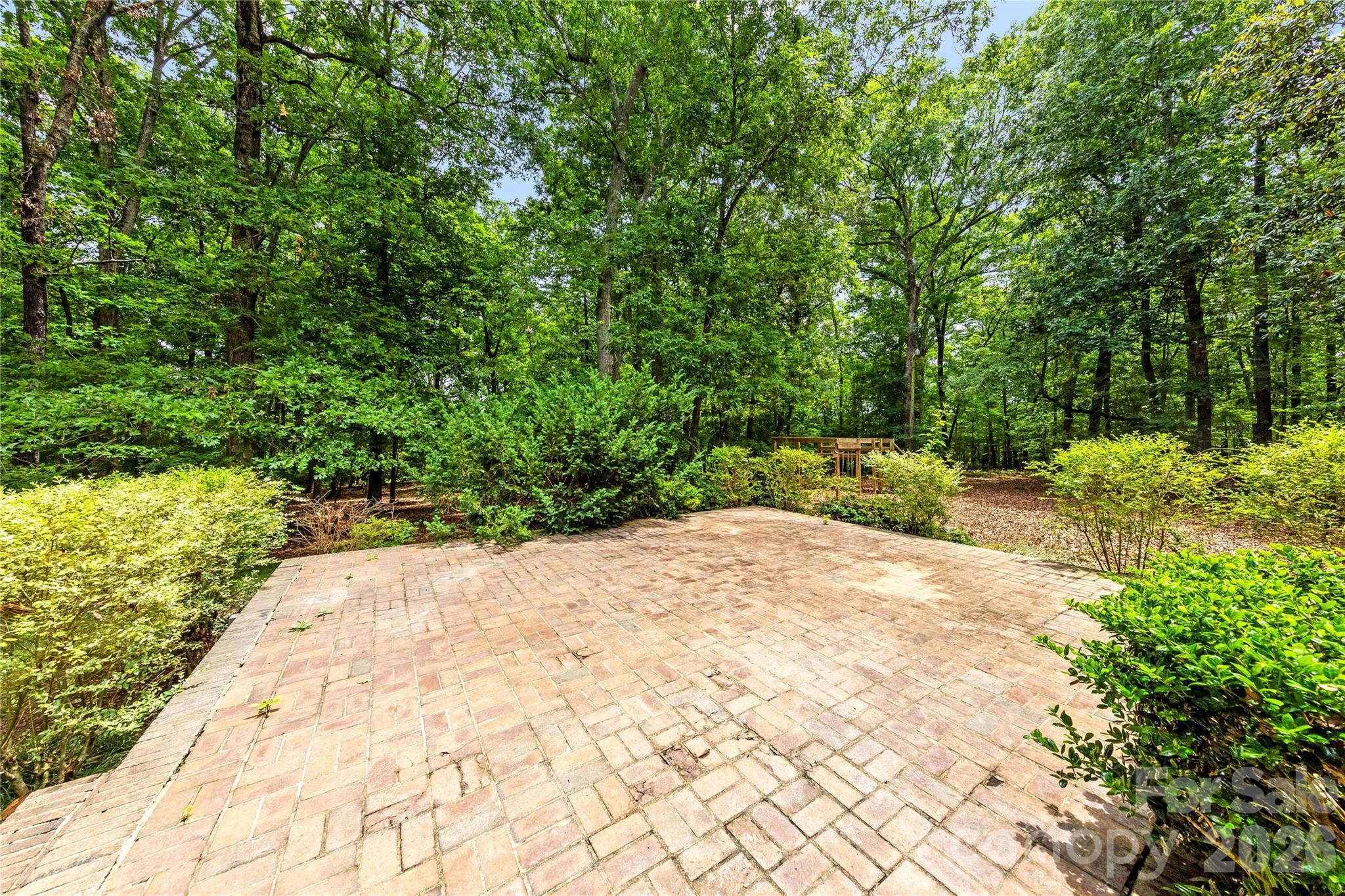 2038 Skyway Drive