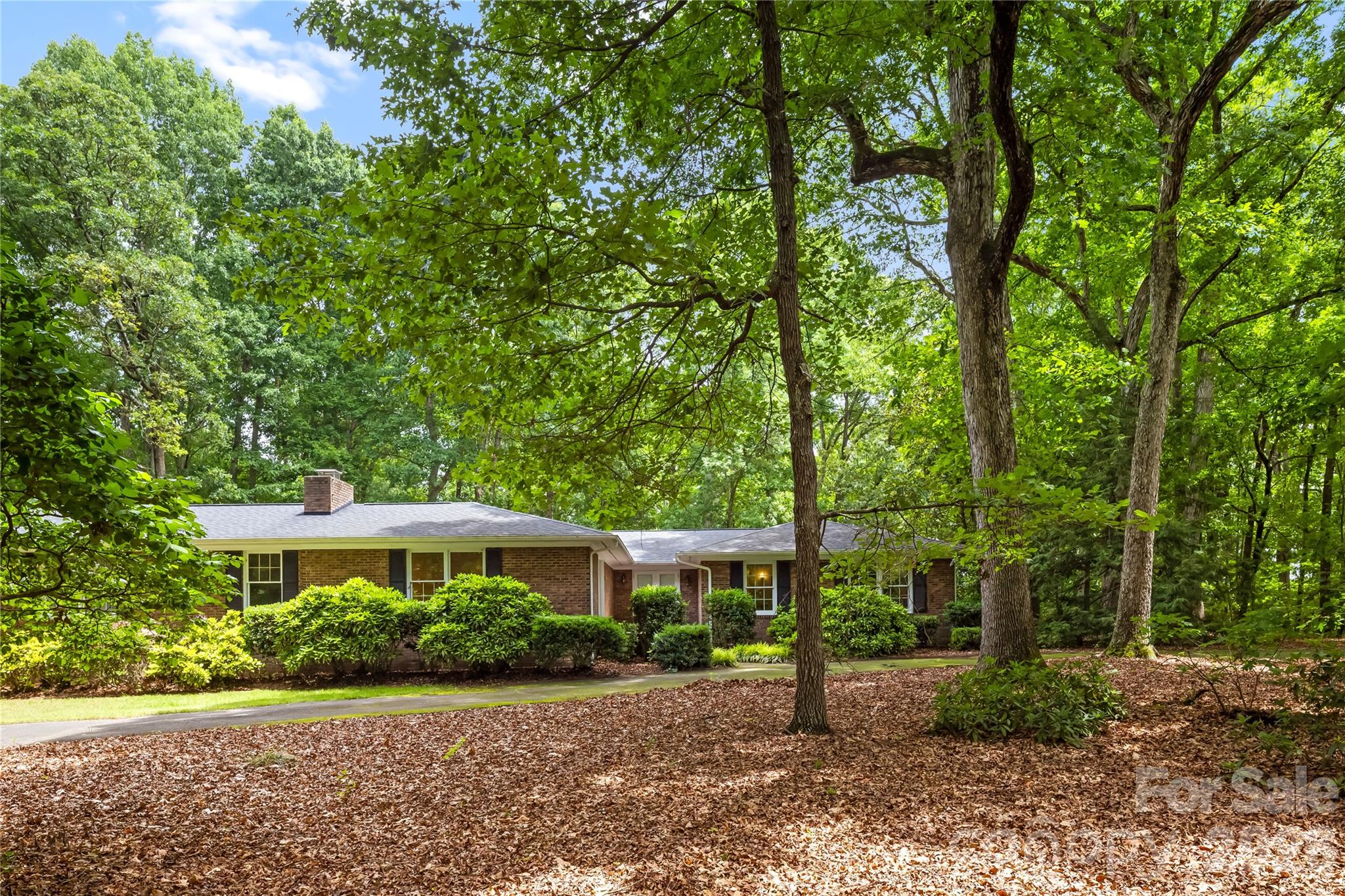 2038 Skyway Drive