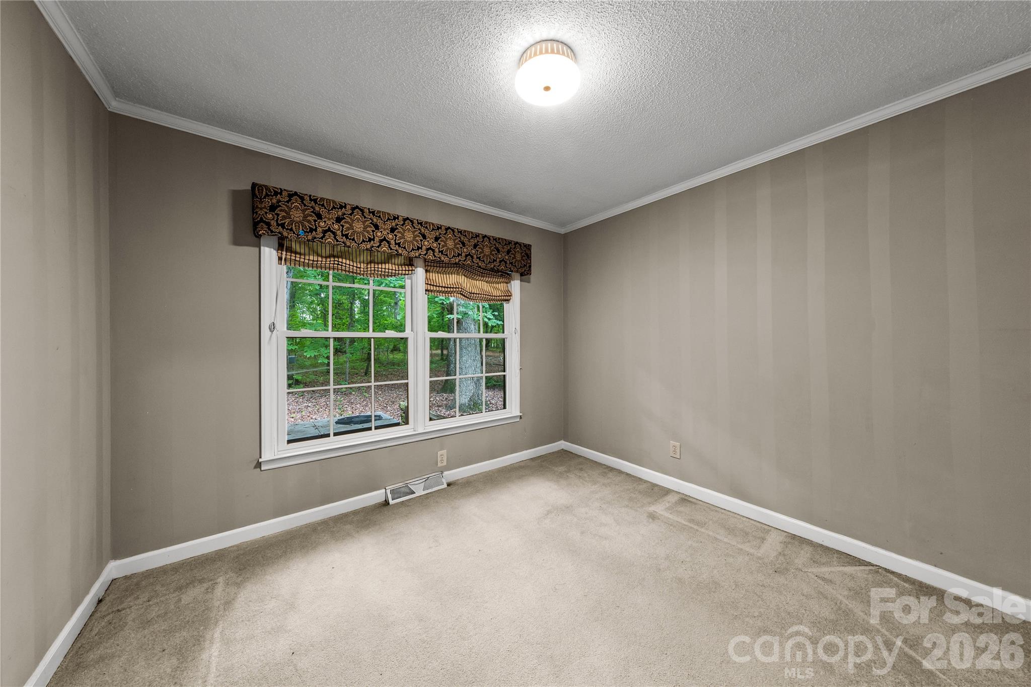 2038 Skyway Drive