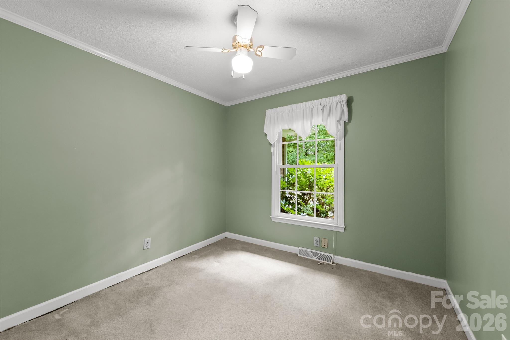 2038 Skyway Drive