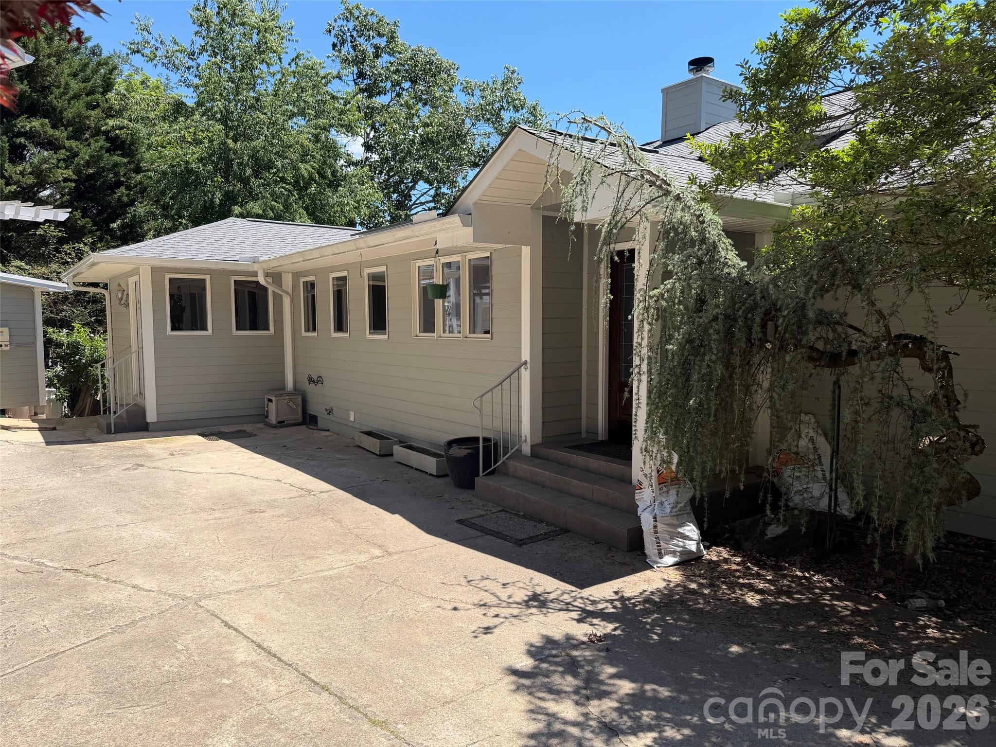 38 Lookout Road