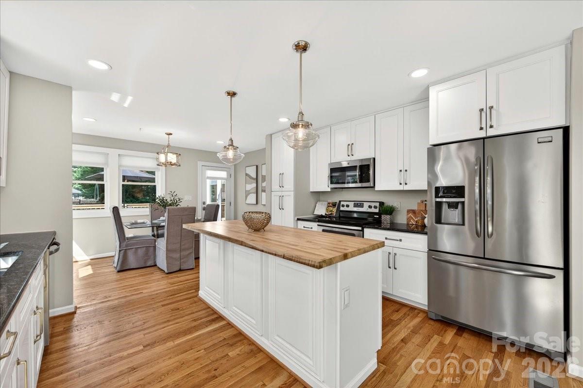 1204 Meadow Lane