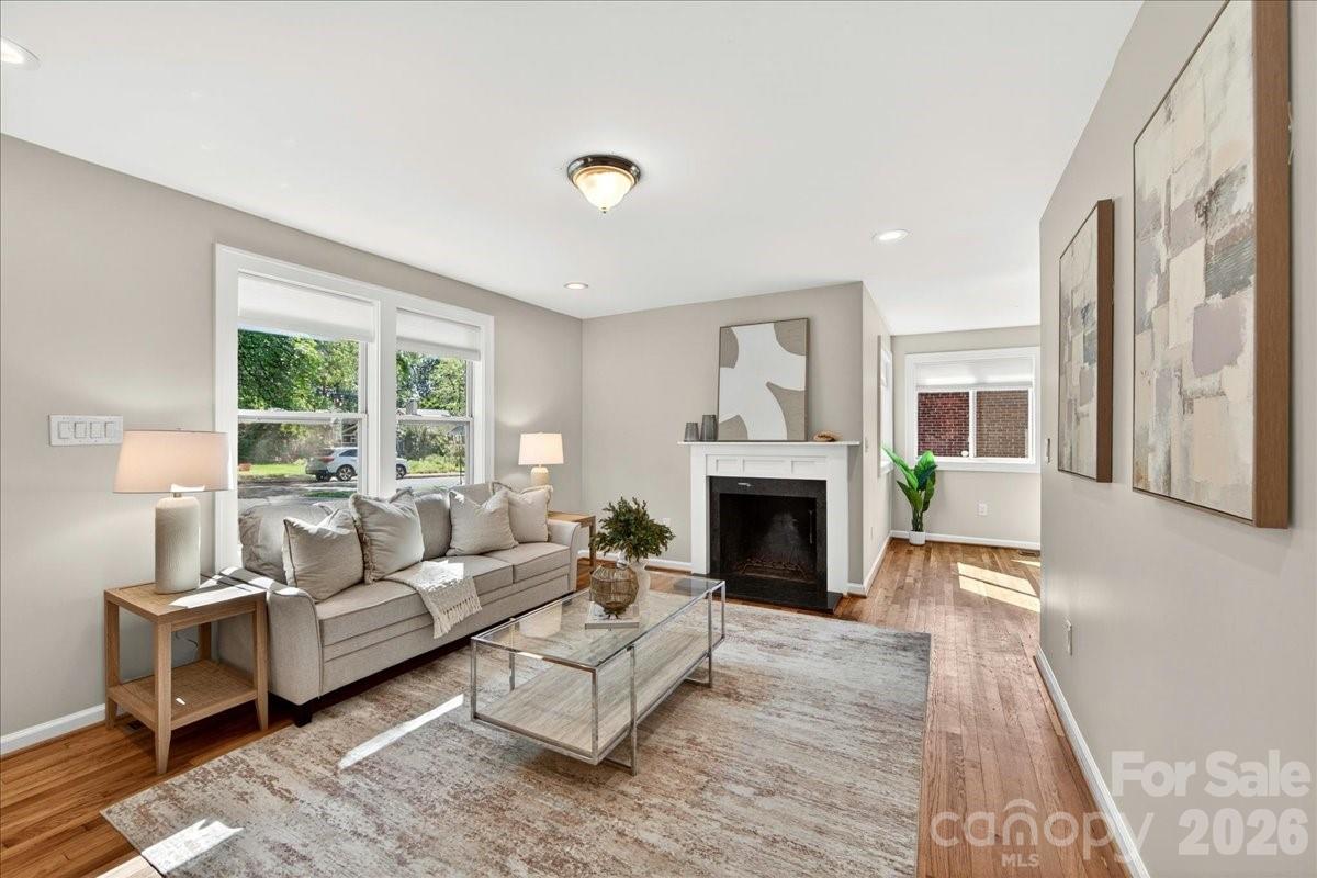 1204 Meadow Lane