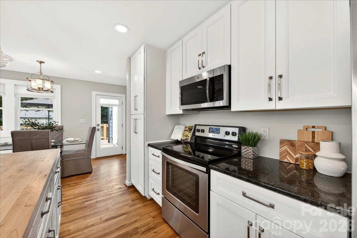 1204 Meadow Lane
