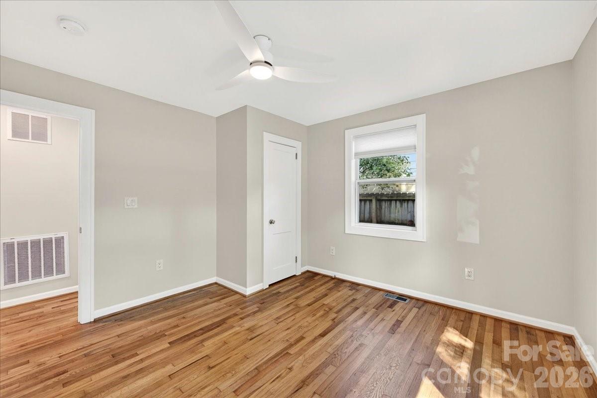 1204 Meadow Lane