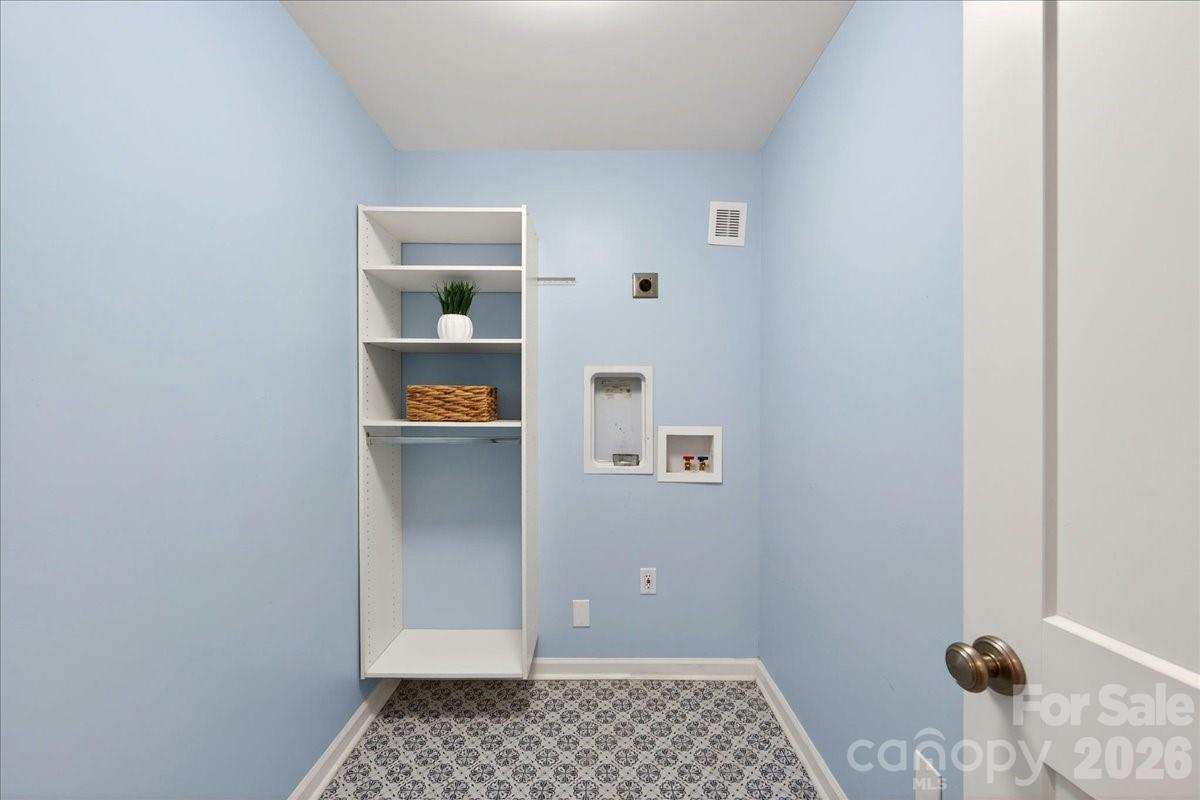 1204 Meadow Lane