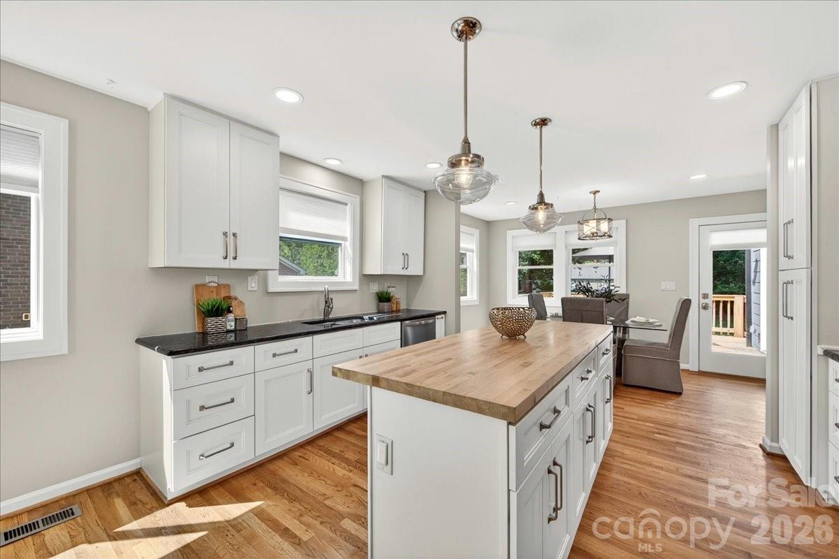 1204 Meadow Lane