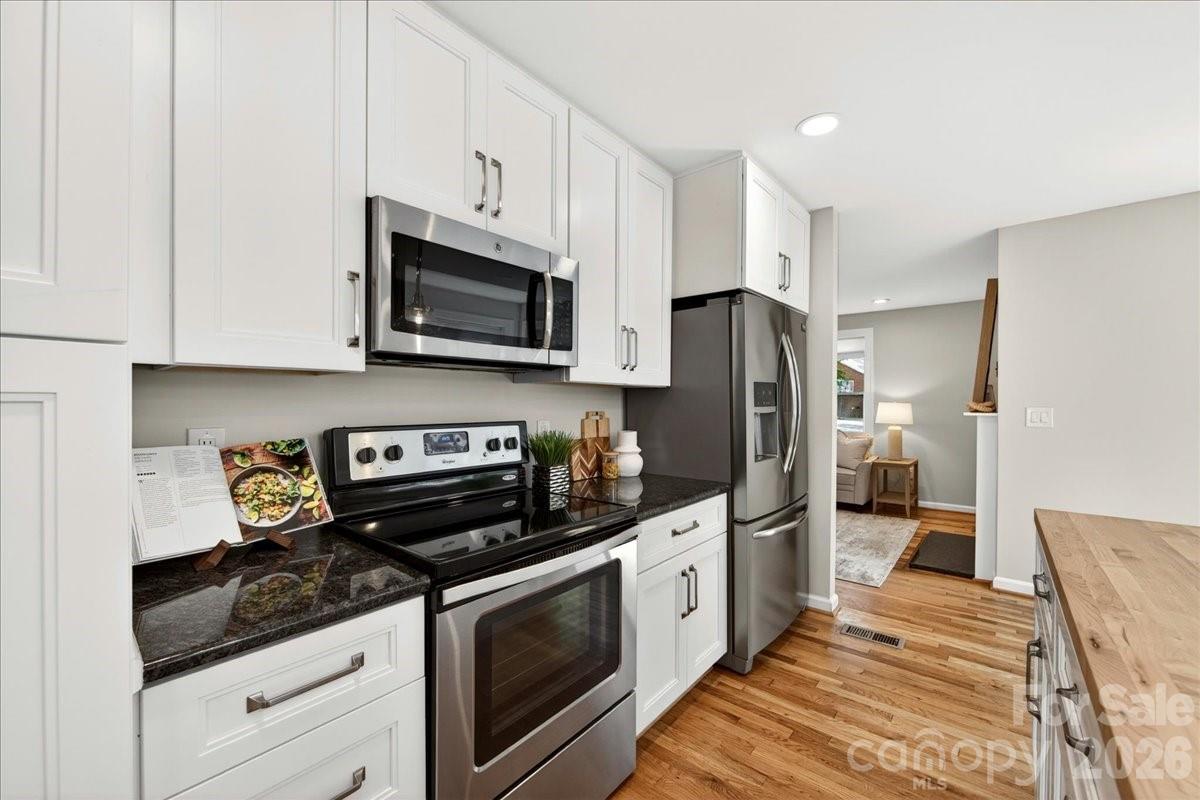 1204 Meadow Lane