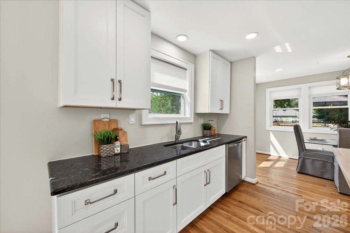 1204 Meadow Lane