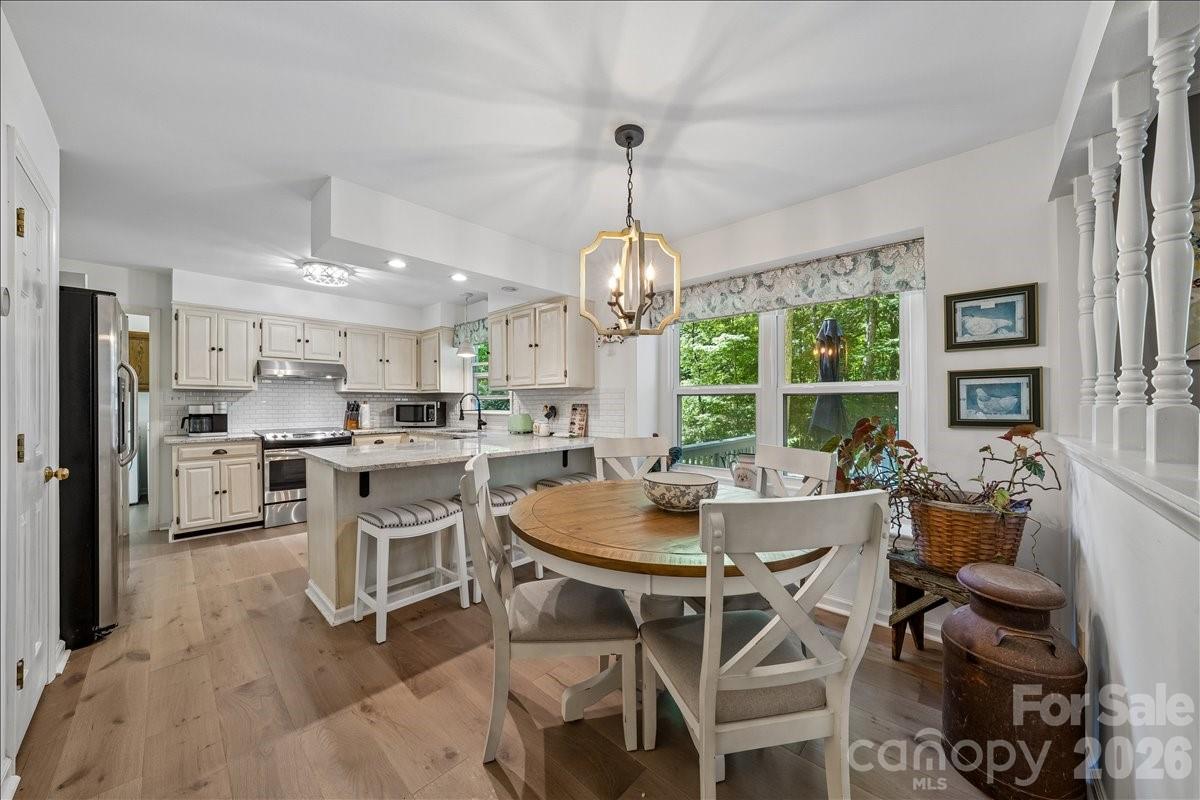 14004 Maple Hollow Lane