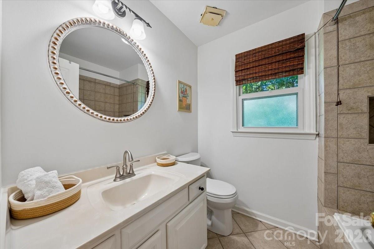 14004 Maple Hollow Lane