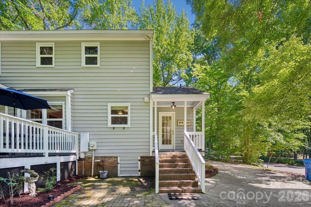 14004 Maple Hollow Lane