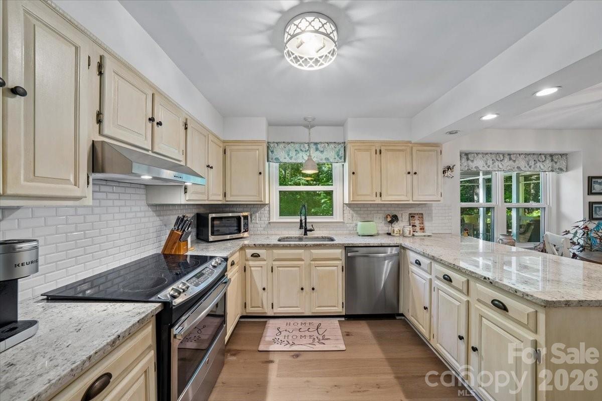 14004 Maple Hollow Lane