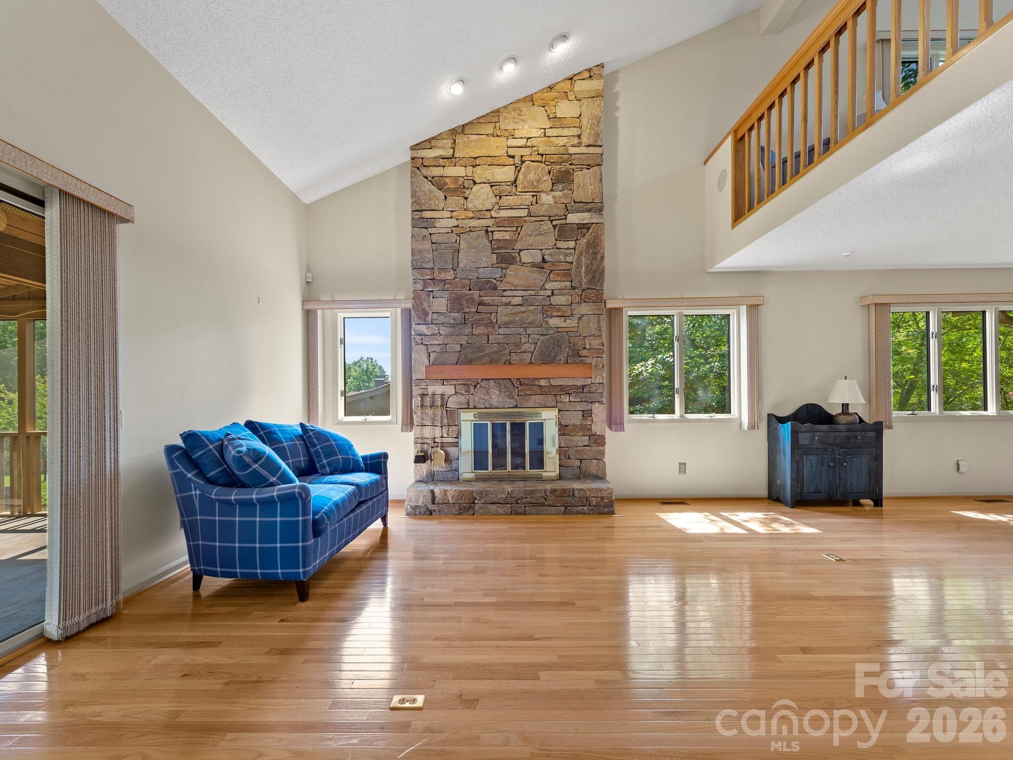 1001 Red Oak Drive